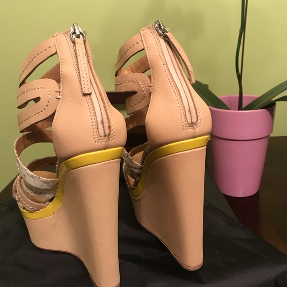 L.A.M.B. Gorgeous platform sandals - Picture 7 of 10